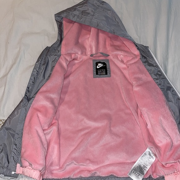 Nike girls fleece lined windbreaker - Picture 3 of 5